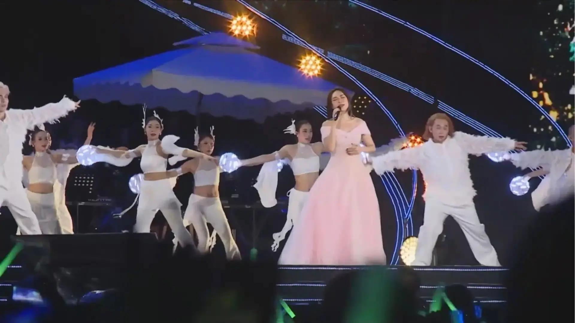 Liveshow Mỹ Tâm 2025 lập kỷ lục khán giả tại Mỹ Đình